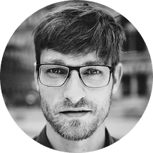 Tobias Palzer arbeitet beim Optiker Optic by Morrison in Leipzig